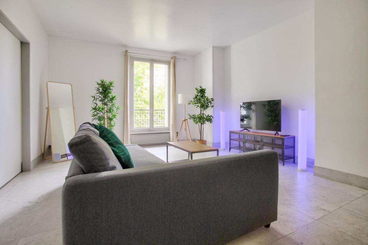 2 Bedrooms Tour Eiffel Rapp Paris Ngoại thất bức ảnh